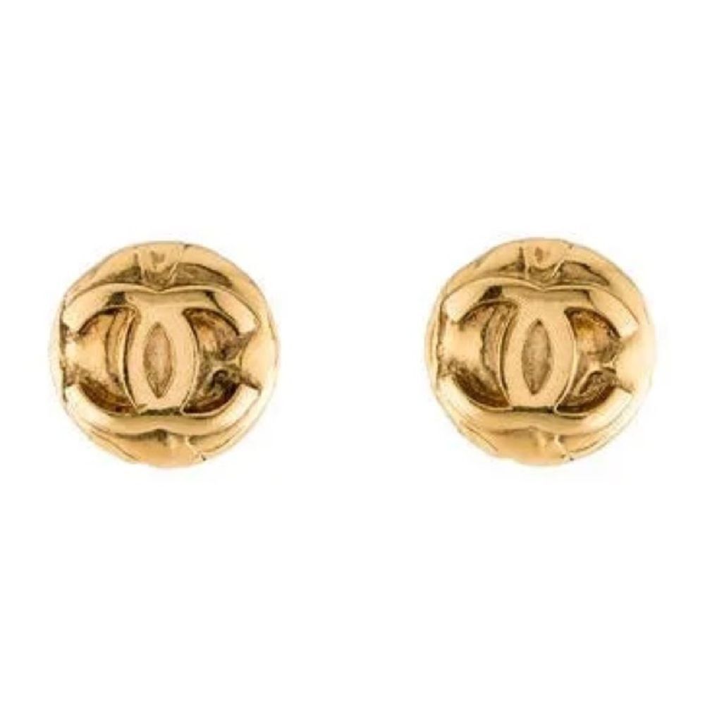 Chanel vintage raised quilted round earrings - Picture 1 of 3